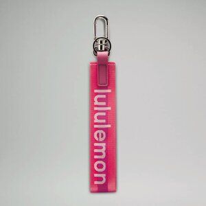 Lululemon Never Lost Keychain Wordmark (Sakura Pink/Washed Mauve/White)